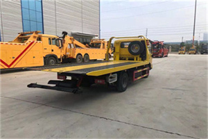 札达非事故拖车